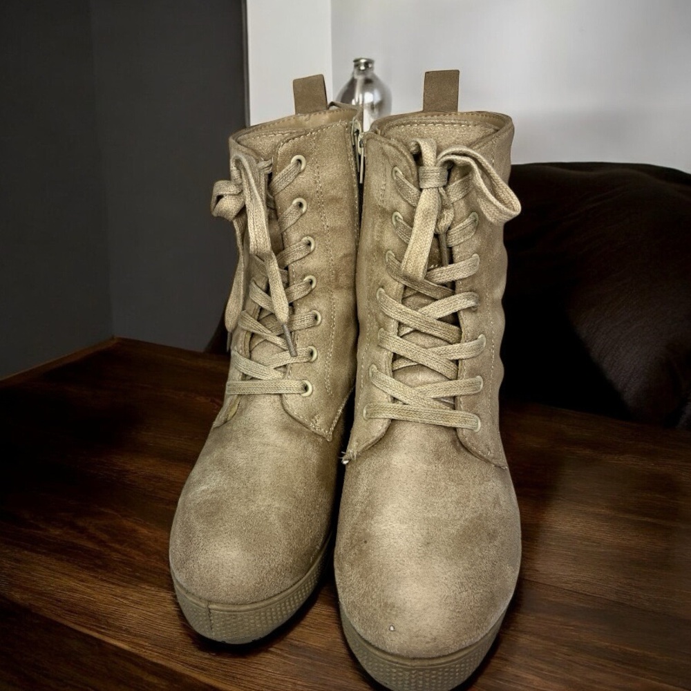 Chinese Laundry Tan Suede Ankle Boots | Women’s Size 8 | Lace-Up + Inside Zipper